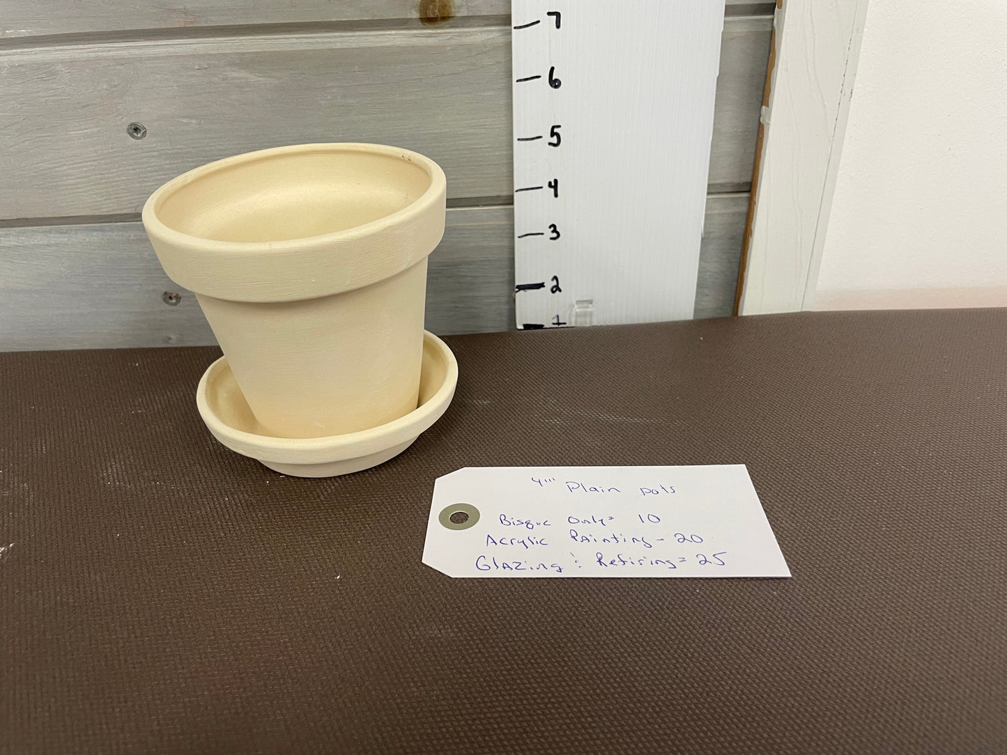 Plain 4 inch pot with bottom