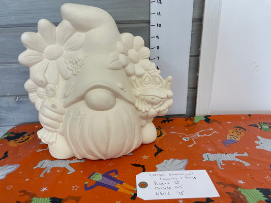 Hagger Gnome w/ flowers and frog